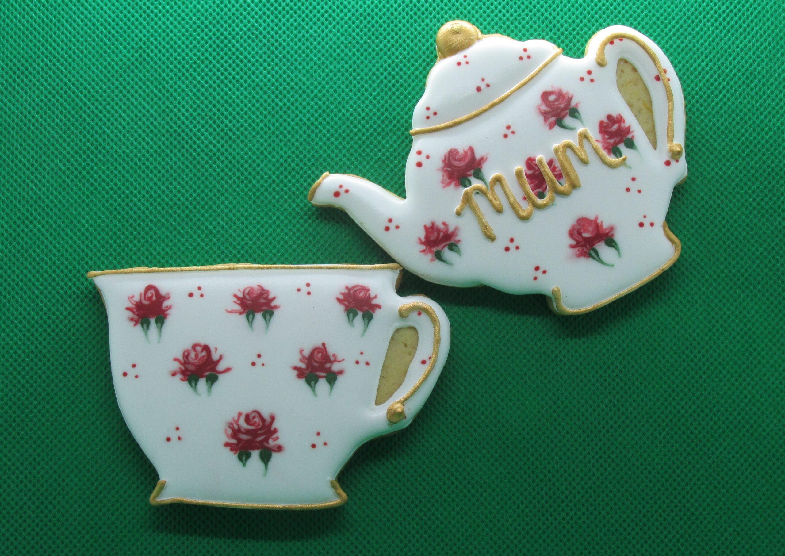 Vanilla 'Mum' Teapot And Teacup Biscuit